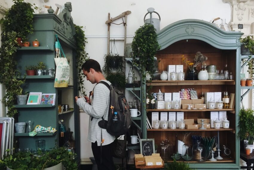 How To Turn Your Holiday Shoppers into Loyal Customers