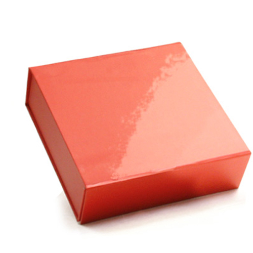 5-1/2 x 5-1/2 x 1-3/4 RED GLOSS MAGNETIC GIFT BOX