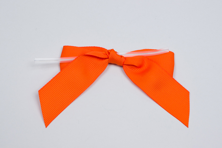 4 X 3-1/4 Red Satin Pre-Tied Bows With Twist Ties