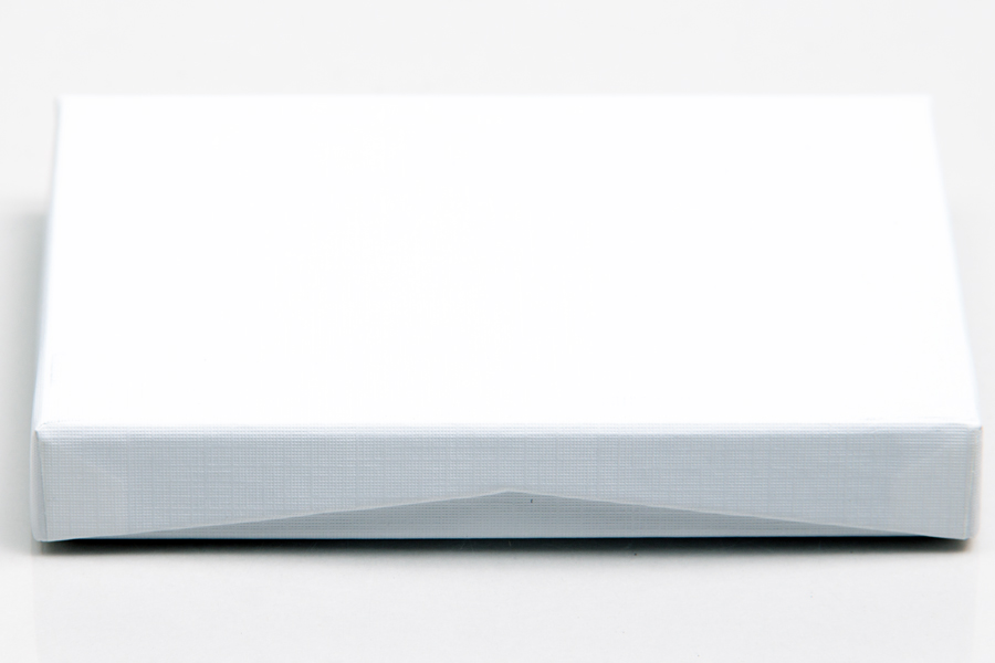4-5/8 x 3-3/8 x 5/8 WHITE LINEN GIFT CARD BOX WITH GOLD POP-UP INSERT