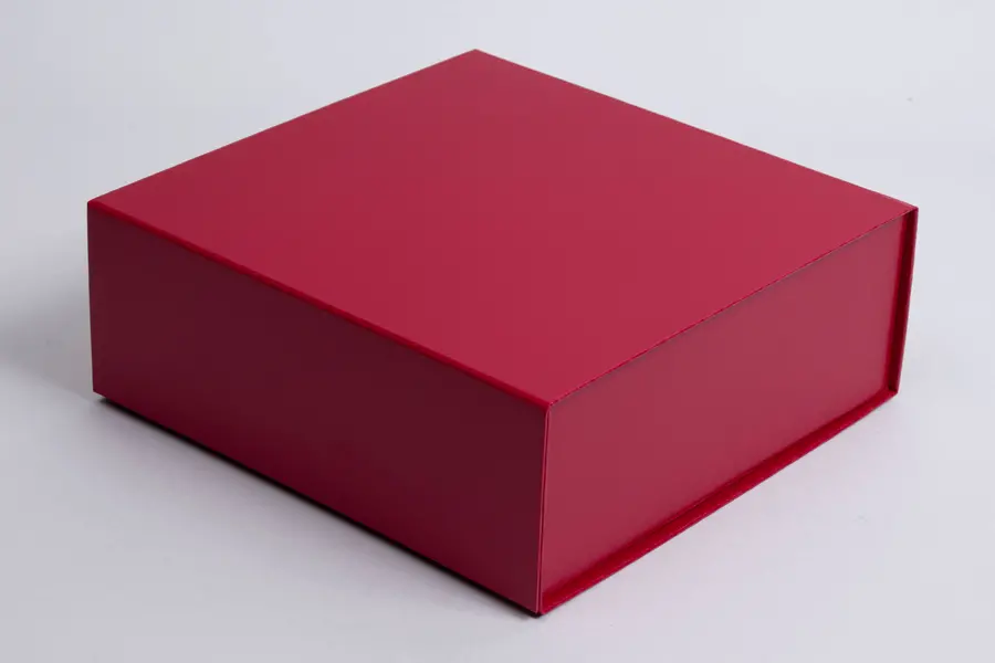 6 X 6 X 2-3/4 SCARLET LEATHER MAGNETIC BOX