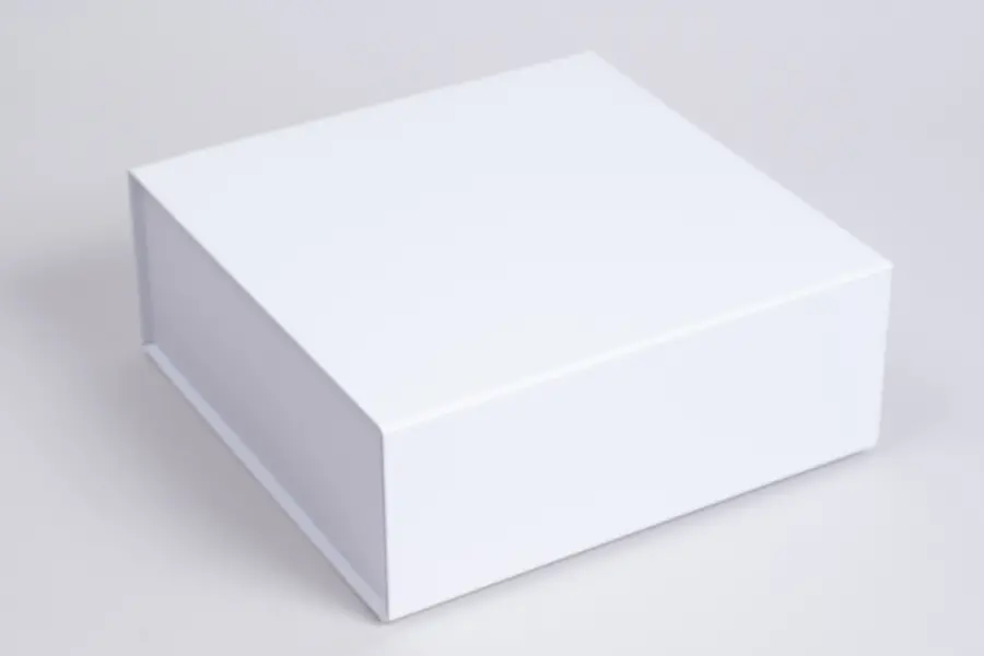8X8X3-1/8  MATTE WHITE MAGNETIC BOX