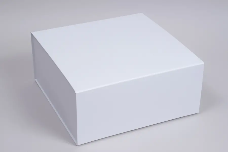 10X10X4-1/2 MATTE WHITE MAGNETIC BOX