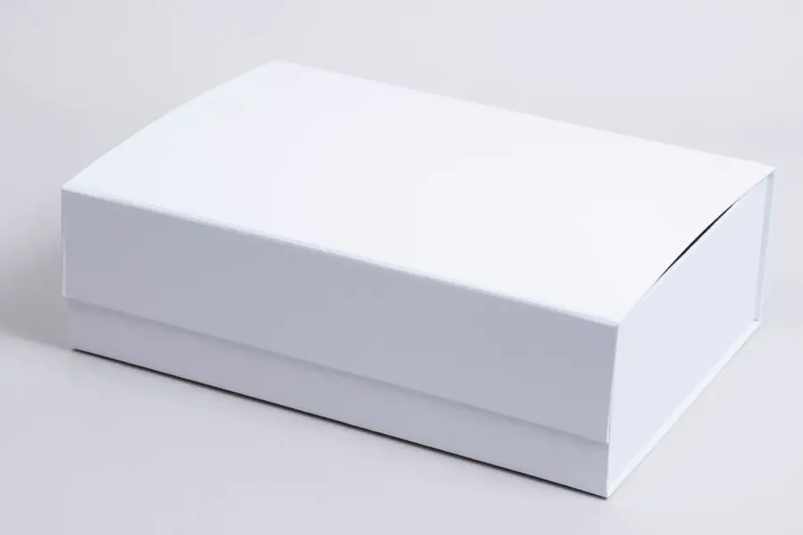 9-3/4 X 7 X 3 MATTE WHITE MAGNETIC BOX