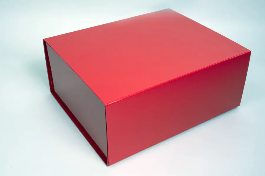 16X12X8 GLOSS RED MAGNETIC BOX