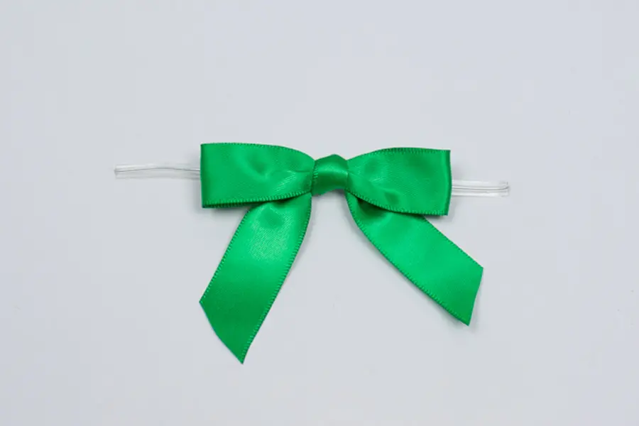 2-1/2" X 2" SATIN EMERALD GREEN PRE-TIED BOW CLEAR TWIST TIE