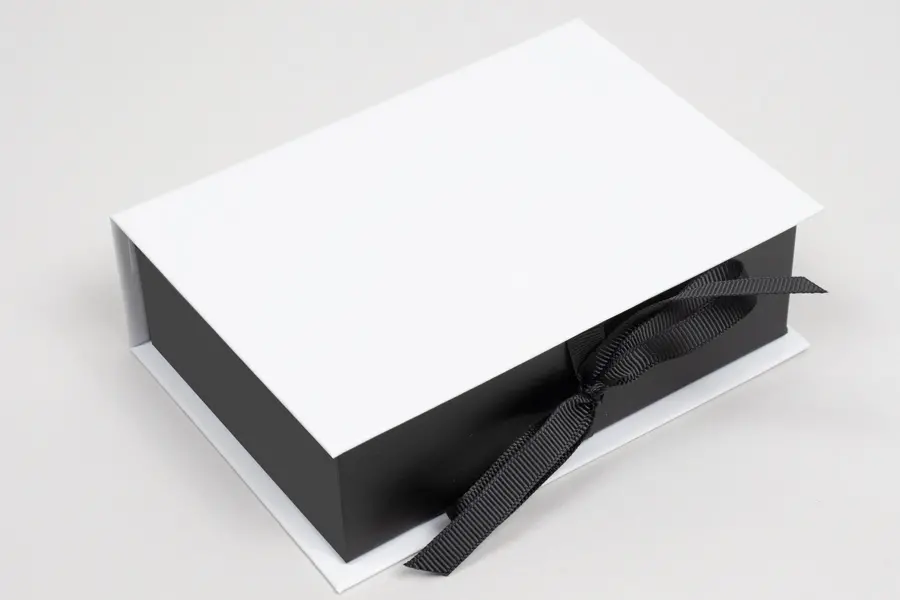 5X3-1/2X1-1/2 MATTE WHITE W/ BLACK PLATFORM AND RIBBON JEWELRY BOX