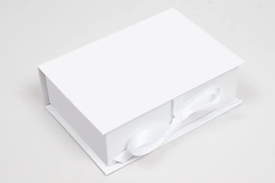 5X3-1/2X1-1/2 MATTE WHITE W/ WHITE PLATFORM AND RIBBON JEWELRY BOX