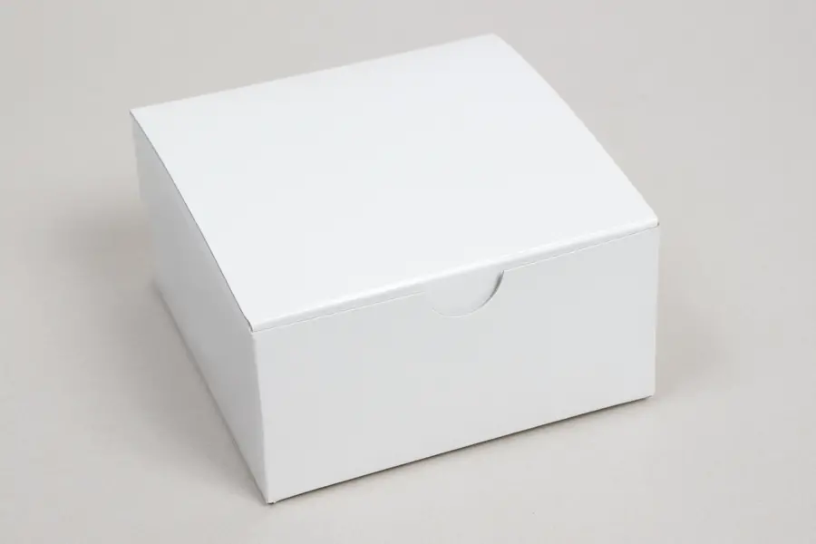 8X8X3.5 WHITE GIFT BOX